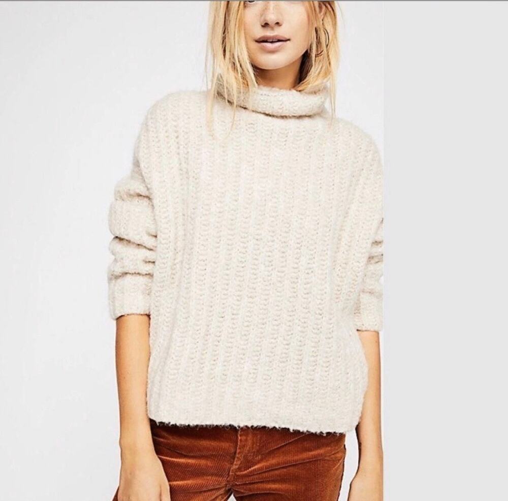 Free People Fluffy Fox alpaca blend pullover turtleneck sweater in Cream Size XS